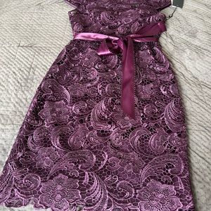 Adrianna Papell cap sleeve lace cocktail dress